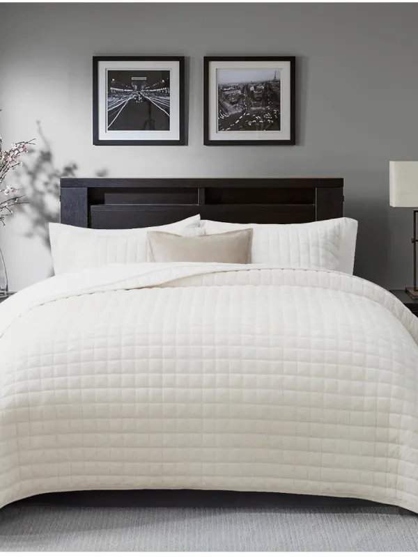Product Luxury Velvet Quilt Set King Size, Lightweight Velvet Comforter Set, Oversized Bedspread Coverlet Quilted Bedding Set, with 2 Matching Pillow Shams, for All Season, Cream White Image